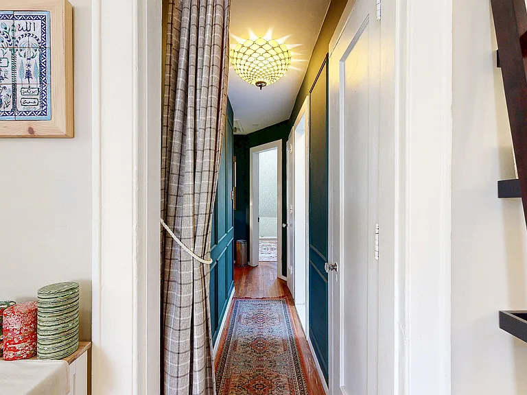 291 Burns St #2 — Photo 10
