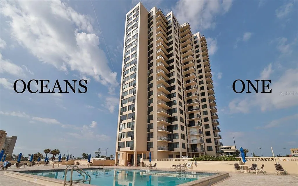 2 bed, 2.0 bath, 1134 sqft, $2,300 — Photo 1