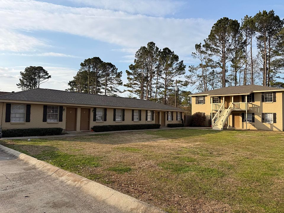 1st image of 101 Lexington Dr