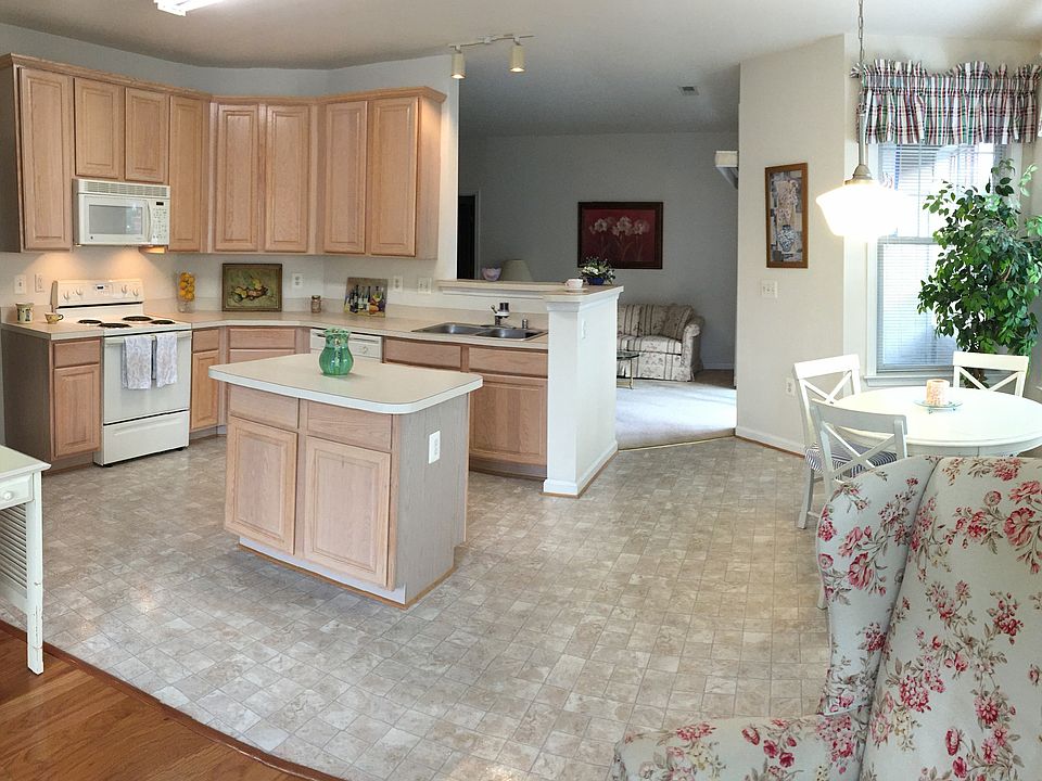 Kitchen and Breakfast Nook