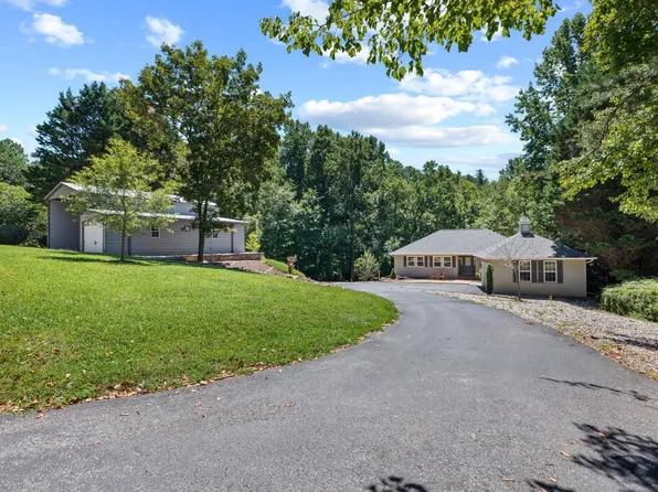 527 Pinebrook Dr, Blairsville, GA 30512
