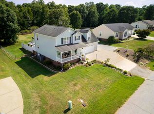 202 Shady Pines Ct, Fountain Inn, SC 29644