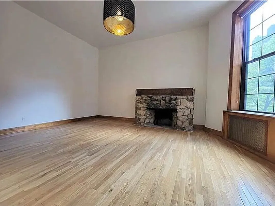 49 Park Avenue — Photo 2