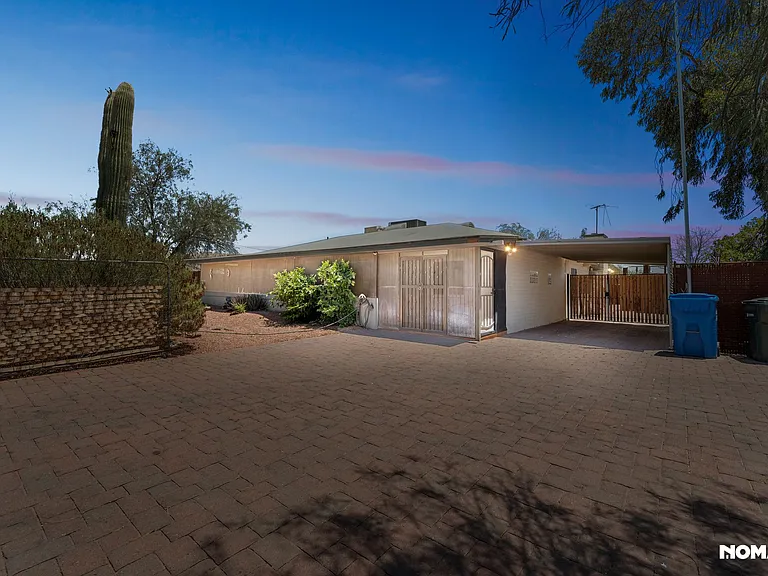 2837 E Campo Bello Dr — Photo 1