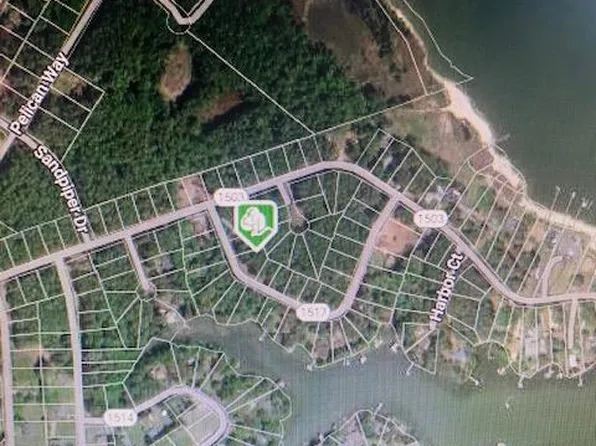 264 Armed Forces Dr, Montross, VA 22520