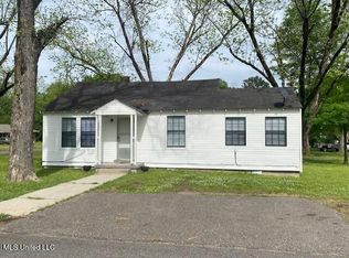 104 Line St, Senatobia, MS 38668
