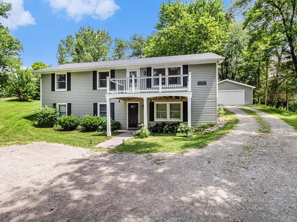 4445 Angels Pass, Pinckney, MI 48169