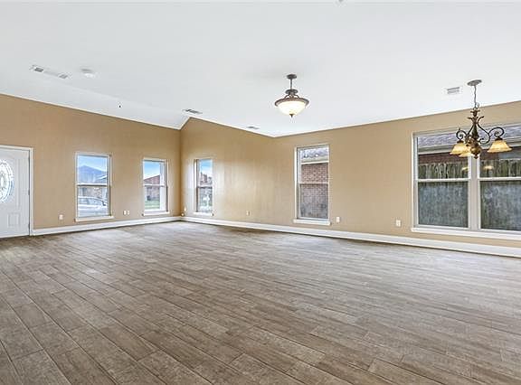 5th image of 4413 Ehrhard Dr