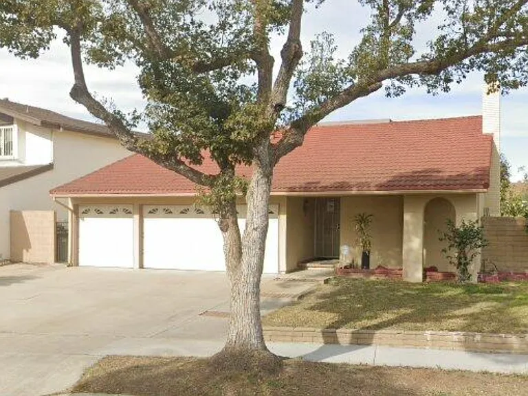 12463 Patricia Dr — Photo 3