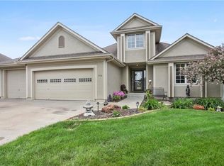 104 N Westglen Dr, Raymore, MO 64083