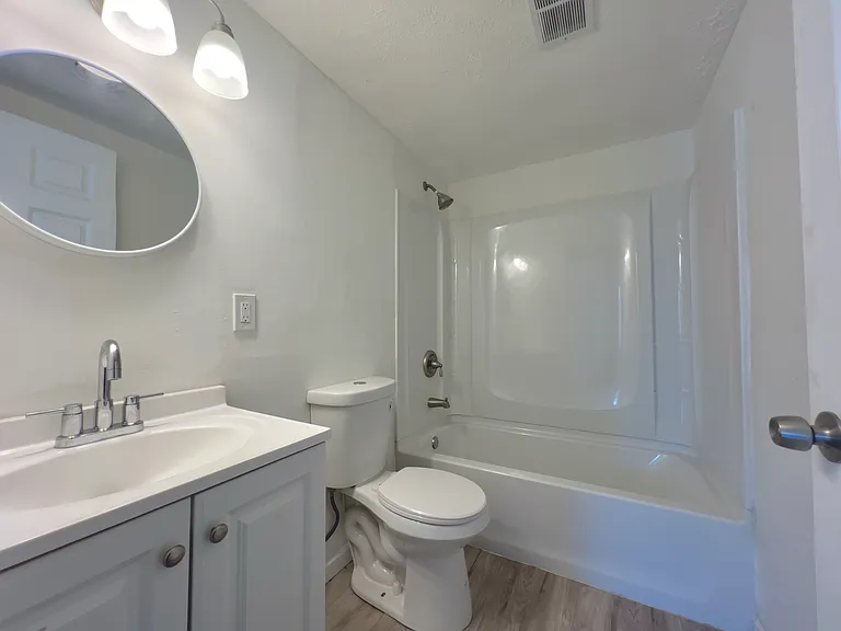 207 Roxana Ave #B — Photo 11