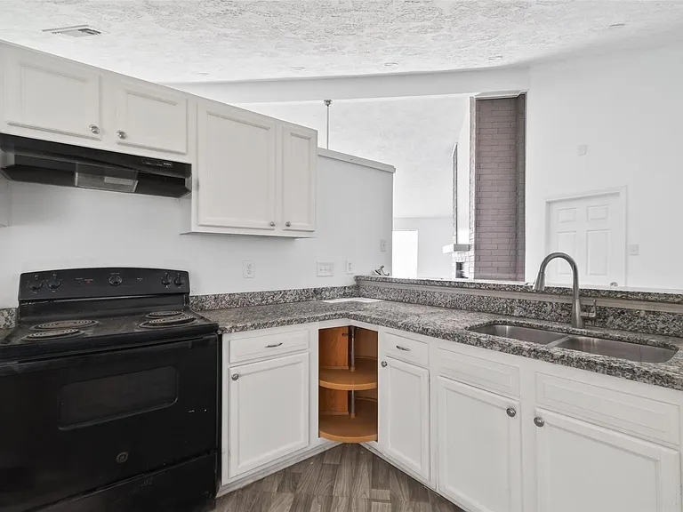 8203 Lone Quail Dr — Photo 18