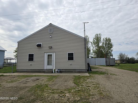 2nd image of 138 1st Ave