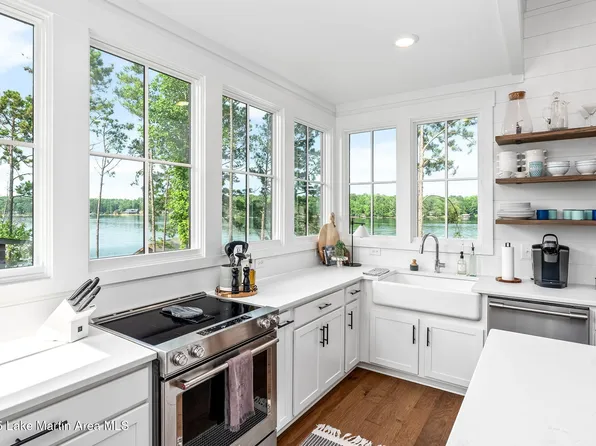 8 Old Jay Rd, Eclectic, AL 36024