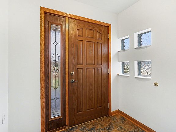 5th image of 3256 Dorais Dr NE