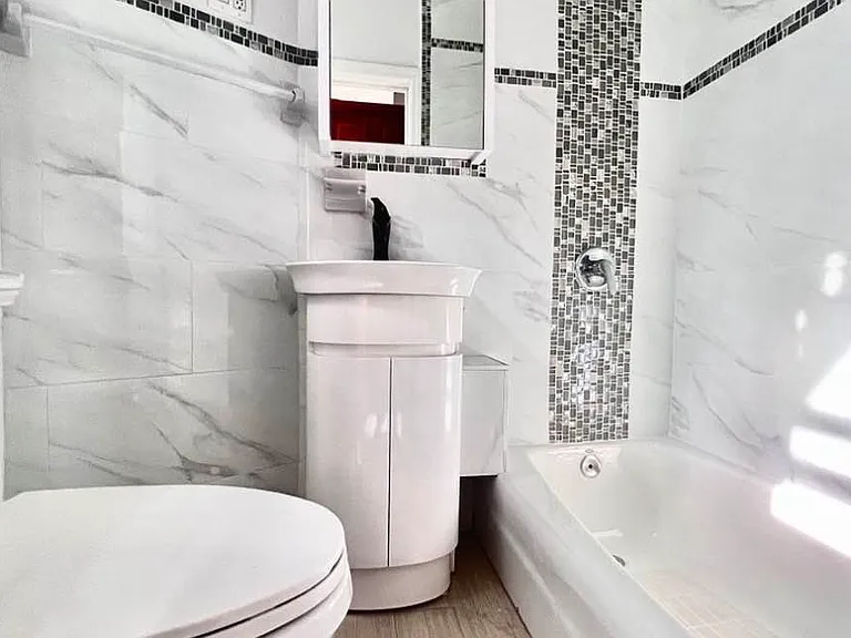 149 Leonard St #4 — Photo 5