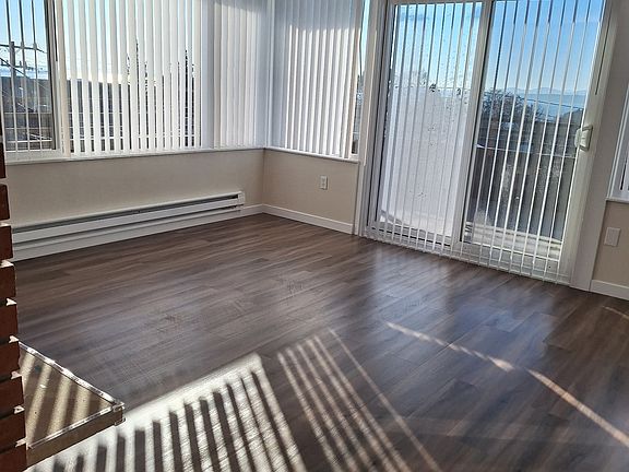 3rd image of 1810 10th Ave W #3