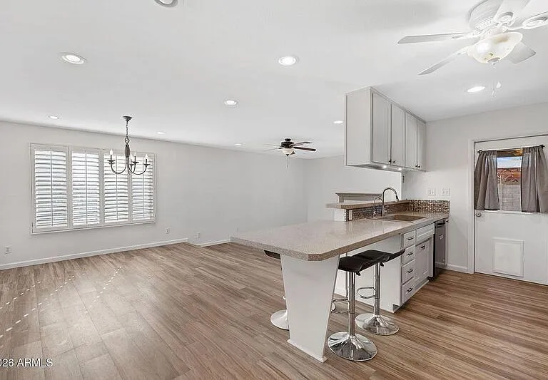 2137 E Apollo Ave — Photo 8