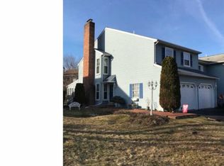 230 Red Haven Dr, North Wales, PA 19454