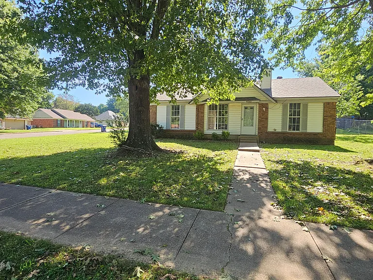 6340 Cornwall Rd — Photo 3
