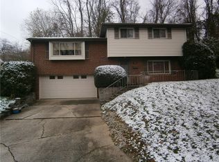 130 Woodcrest Dr, Canonsburg, PA 15317