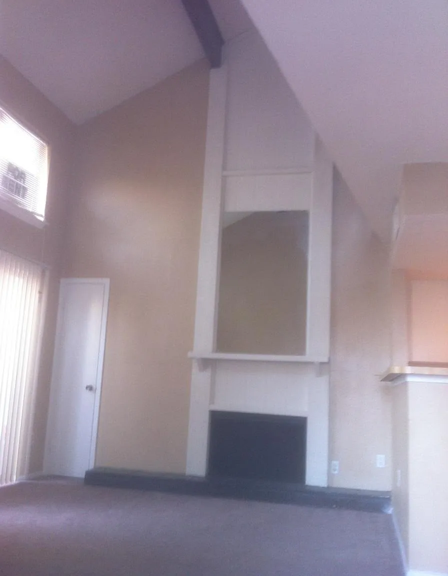 1 bed, 1.5 bath, 700 sqft, $1,200 — Photo 4