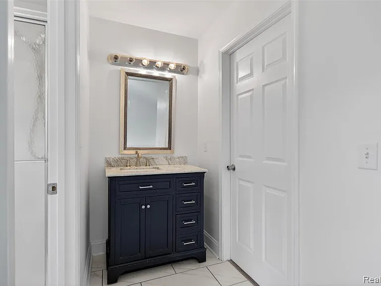 3457 Ashburnam Rd — Photo 37