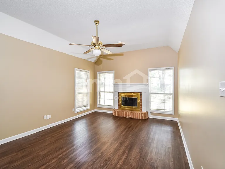 4514 Huron Rd — Photo 5