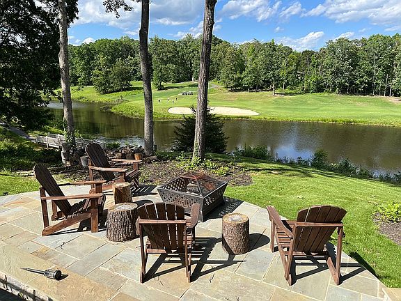 4th image of 8 Lakewind Ln