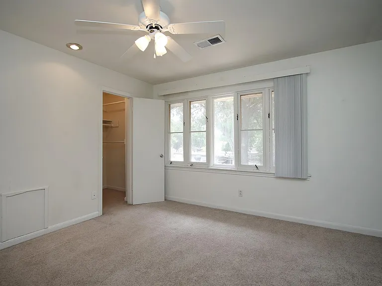 1733 Commonwealth St — Photo 22