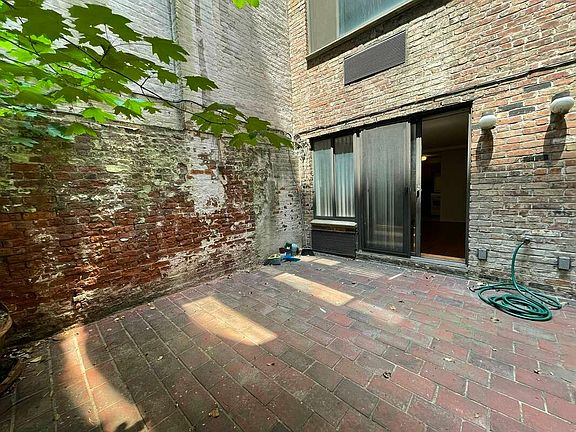 4th image of 122 E 13th St APT Llb