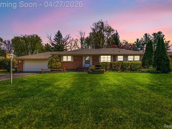 38210 Radde St, Clinton Township, MI 48036