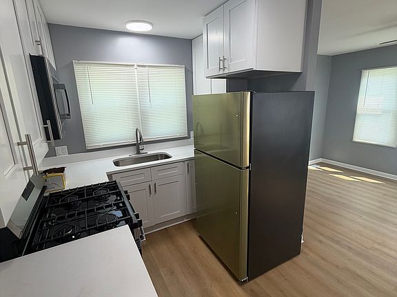 5th image of 2951 E 138th Pl