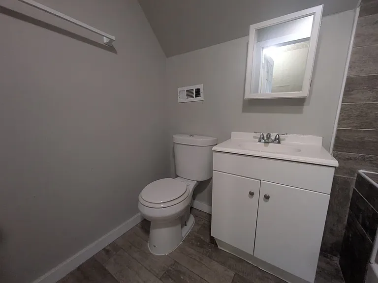 198 Wolcott St #2B — Photo 4