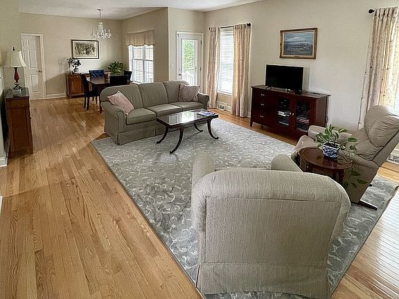 4th image of 54 Beacon St