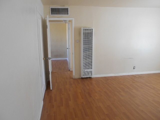 2nd image of 941 W Buena Vista St