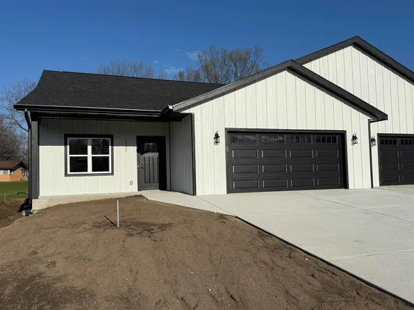 1222 Prairie Ave, Janesville, WI 53545
