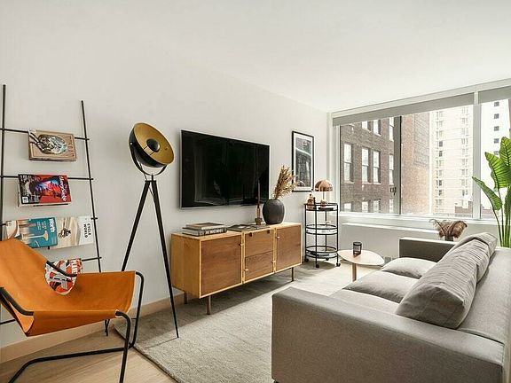 3rd image of 70 W 37th St #1701