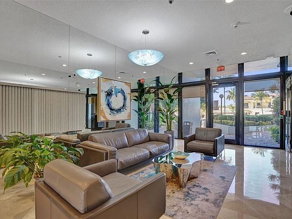 4th image of 1361 S Ocean Boulevard #907