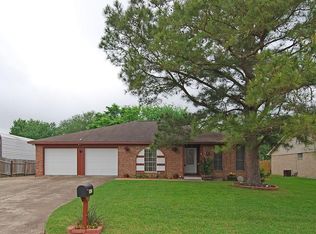 5421 Thistle Dr, Dickinson, TX 77539