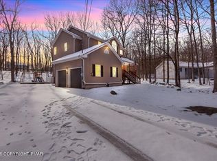 1316 Kensington Dr, East Stroudsburg, PA 18301