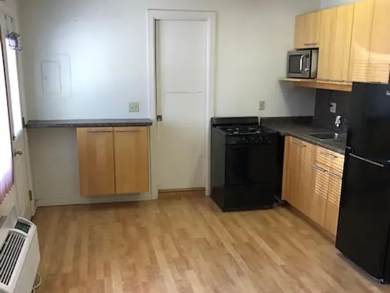 237 E Minton Dr — Photo 5