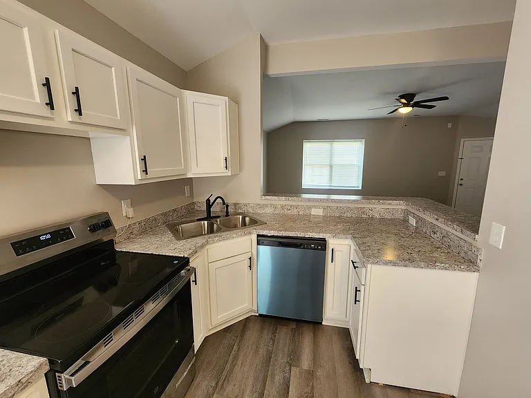 515 S 20th St #B — Photo 11
