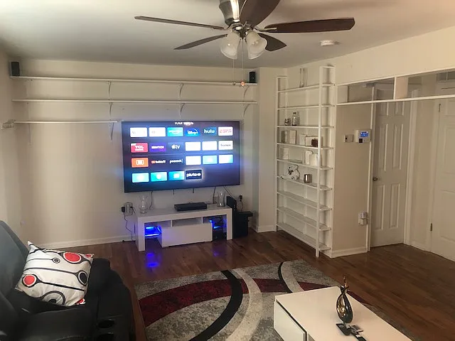 3 bed, 2.5 bath, $900 — Photo 3