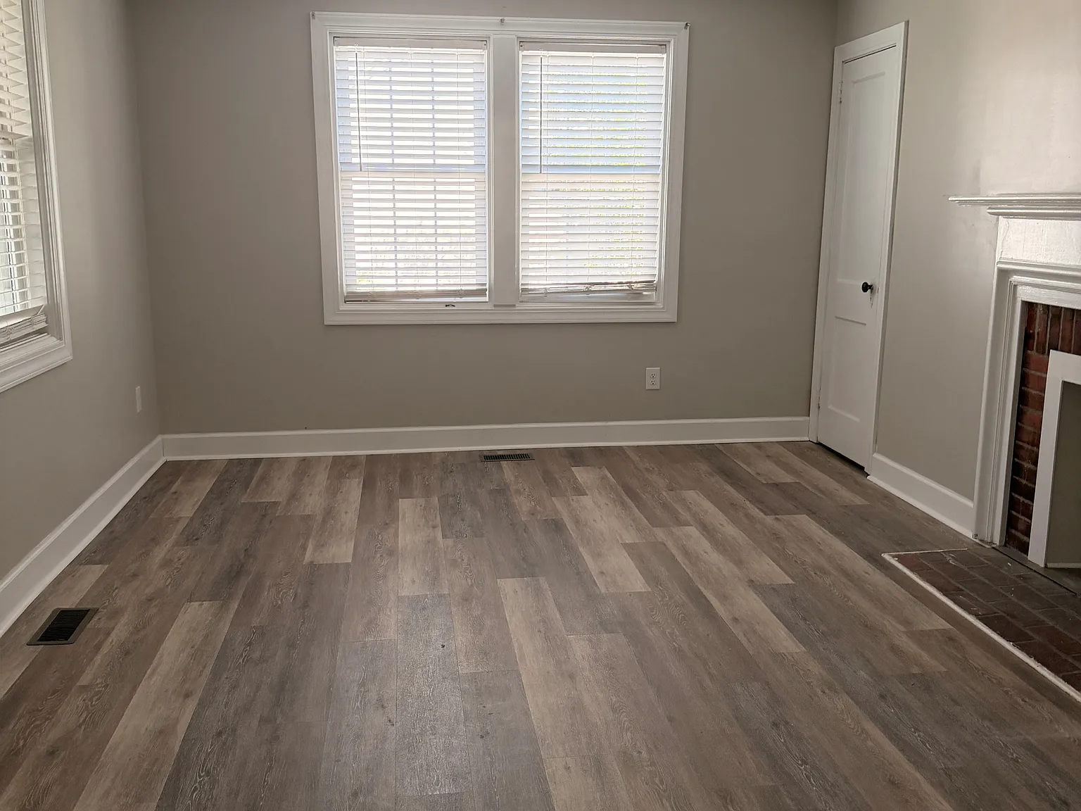 3 bed, 1050 sqft, $1,700 — Photo 2