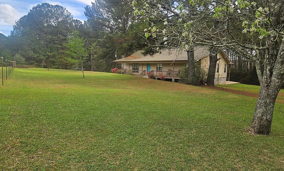 1st image of 704 County Road 409
