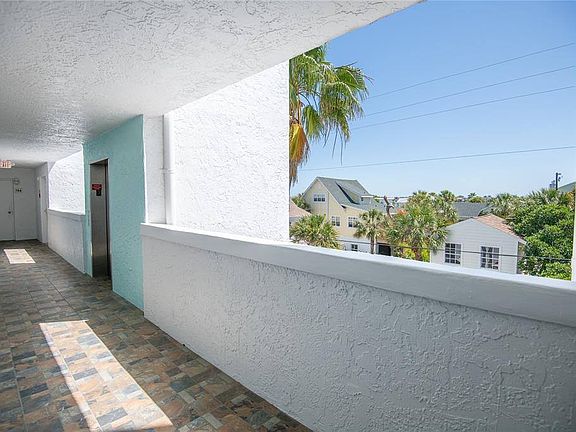 3rd image of 403 Gulf Way APT 302