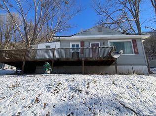 4052 Charleston Rd, Poca, WV 25159