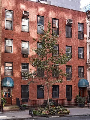 Sold by Sotheby's International Realty | media 11