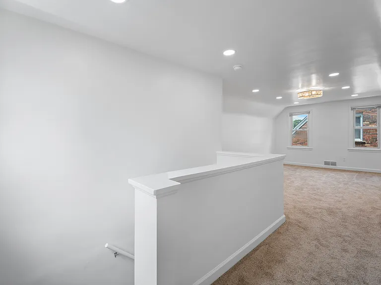 2604 Venice St — Photo 16